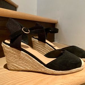 Beautiful Wedges - Brand New